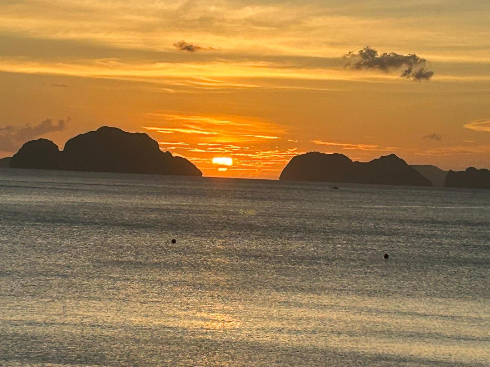 Hut Sunset Island View Hotel El Nido Exterior photo